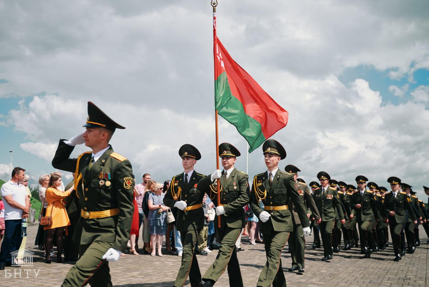 В БНТУ прошла торжественная церемония выпуска офицеров военно-технического факультета